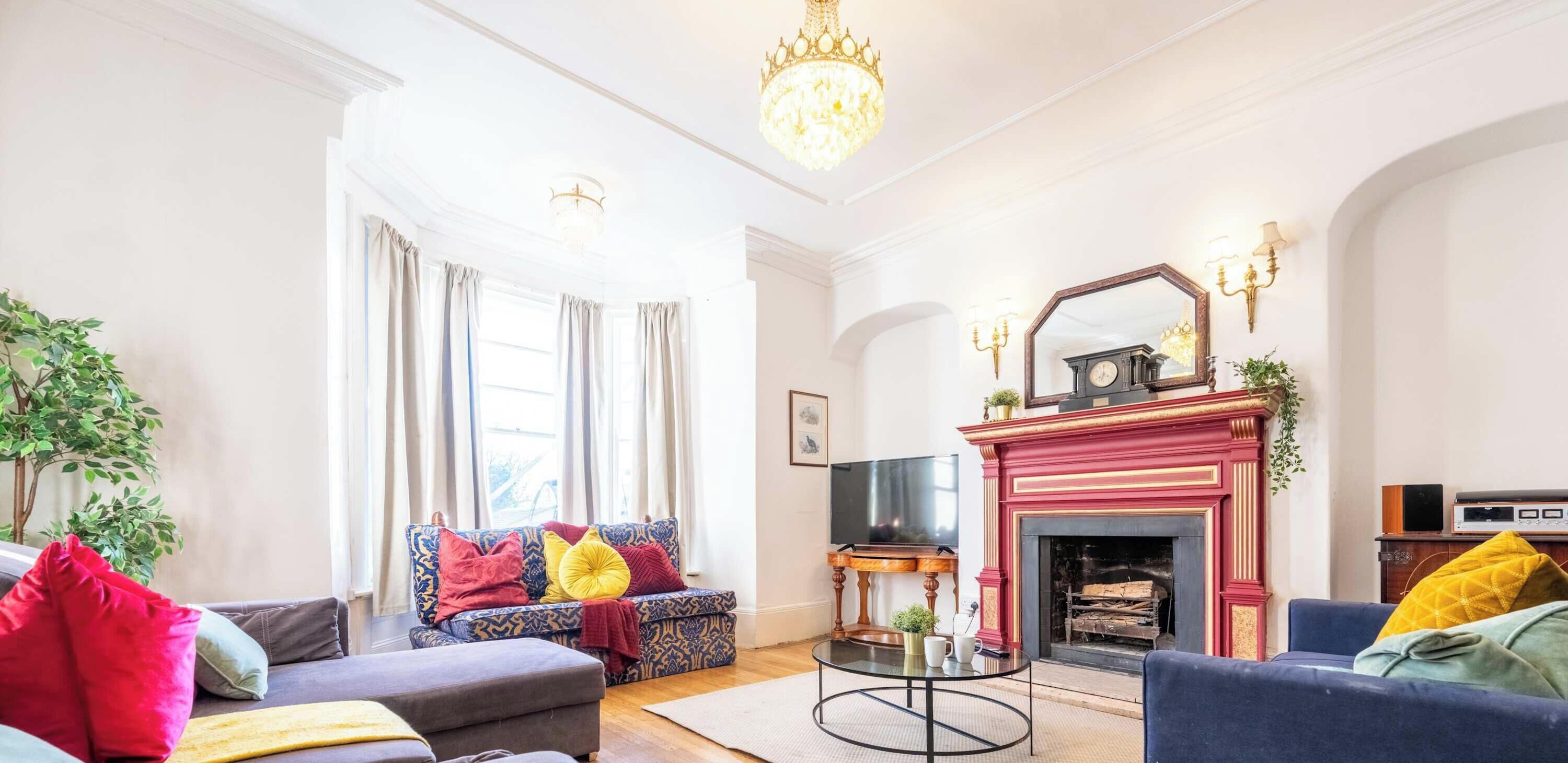 Televisión y oficina 