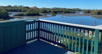 Welcome to The Crow's Nest at Fisherman's Wharf, a cozy waterfront 1 bedroom.