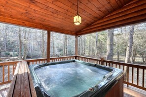 Outdoor spa tub - Tranquility on the Toccoa River - Dog-friendly, 4BR cabin w/hot tub in Suches! (Suches)