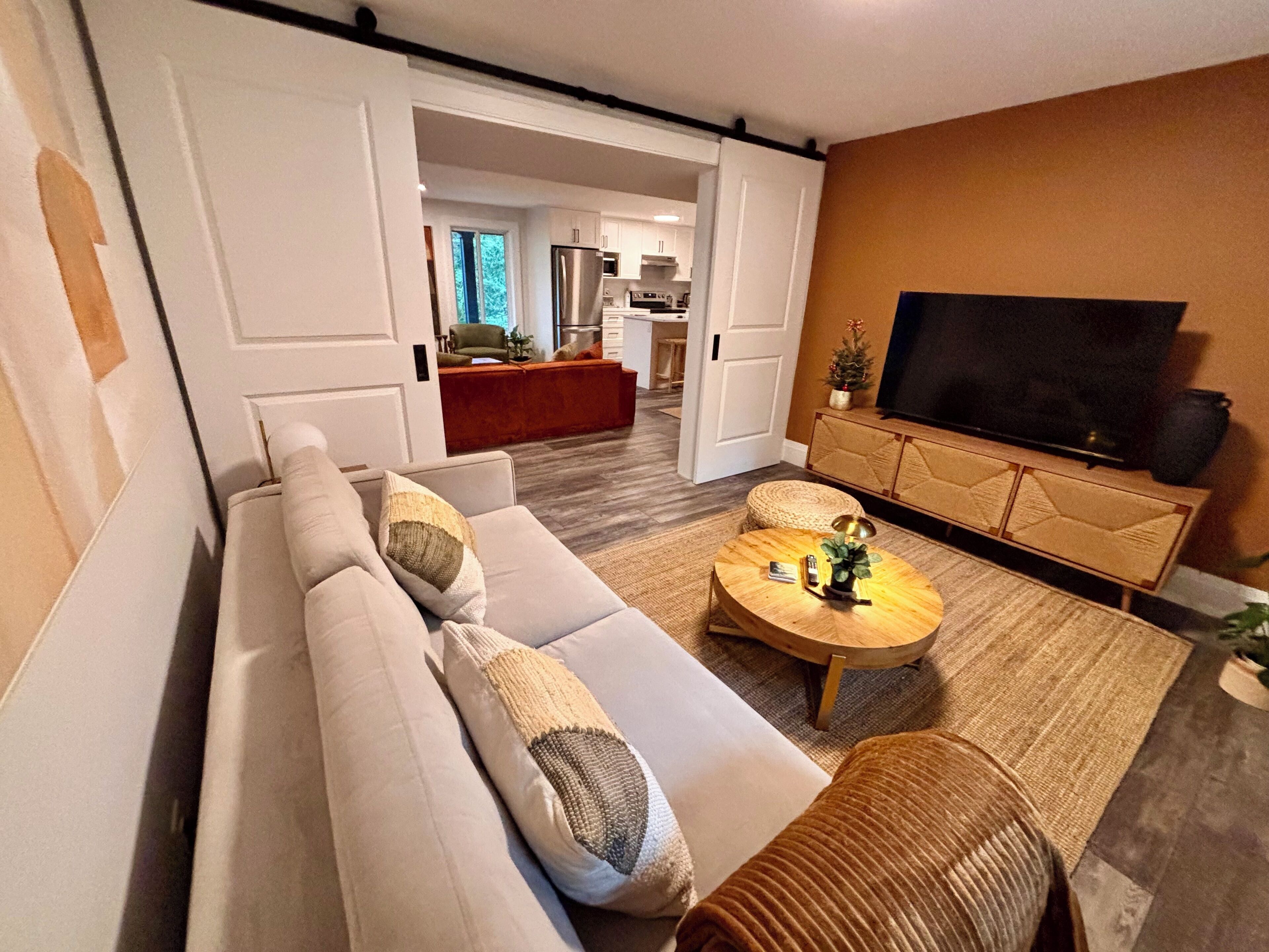 Een smart-tv en een kantoor