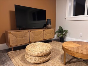 Interior - Baxter’s Place on Bowen Island (Bowen Island)