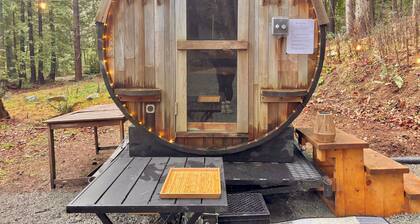 BowInn - Sauna & Walkable to Snug Cove