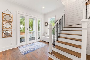 Interior - Outdoor Oasis! Walk 2 Shops & Eat! LSV/Golf Cart, 3 Kings & Bikes! (Santa Rosa Beach)