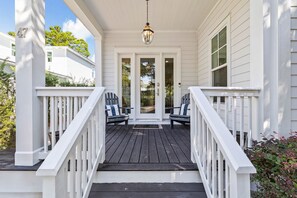Exterior detail - Outdoor Oasis! Walk 2 Shops & Eat! LSV/Golf Cart, 3 Kings & Bikes! (Santa Rosa Beach)