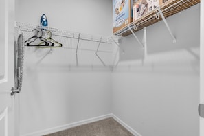 Interior - Modern Ocala 3BR Home Smart TV Fast Wifi (Ocala)