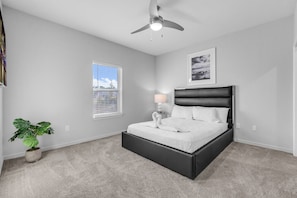 3 bedrooms, iron/ironing board, travel cot, free WiFi - Modern Ocala 3BR Home Smart TV Fast Wifi (Ocala)