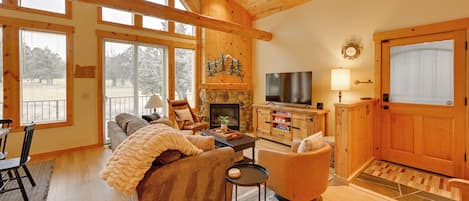 Fernseher, Kamin, Tischtennisplatte