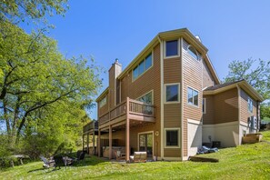 Exterior - 6 Bed 5 1/2 Bath - Private Hot Tub - Walk to Wisp. Entire Home in McHenry, MD (McHenry)
