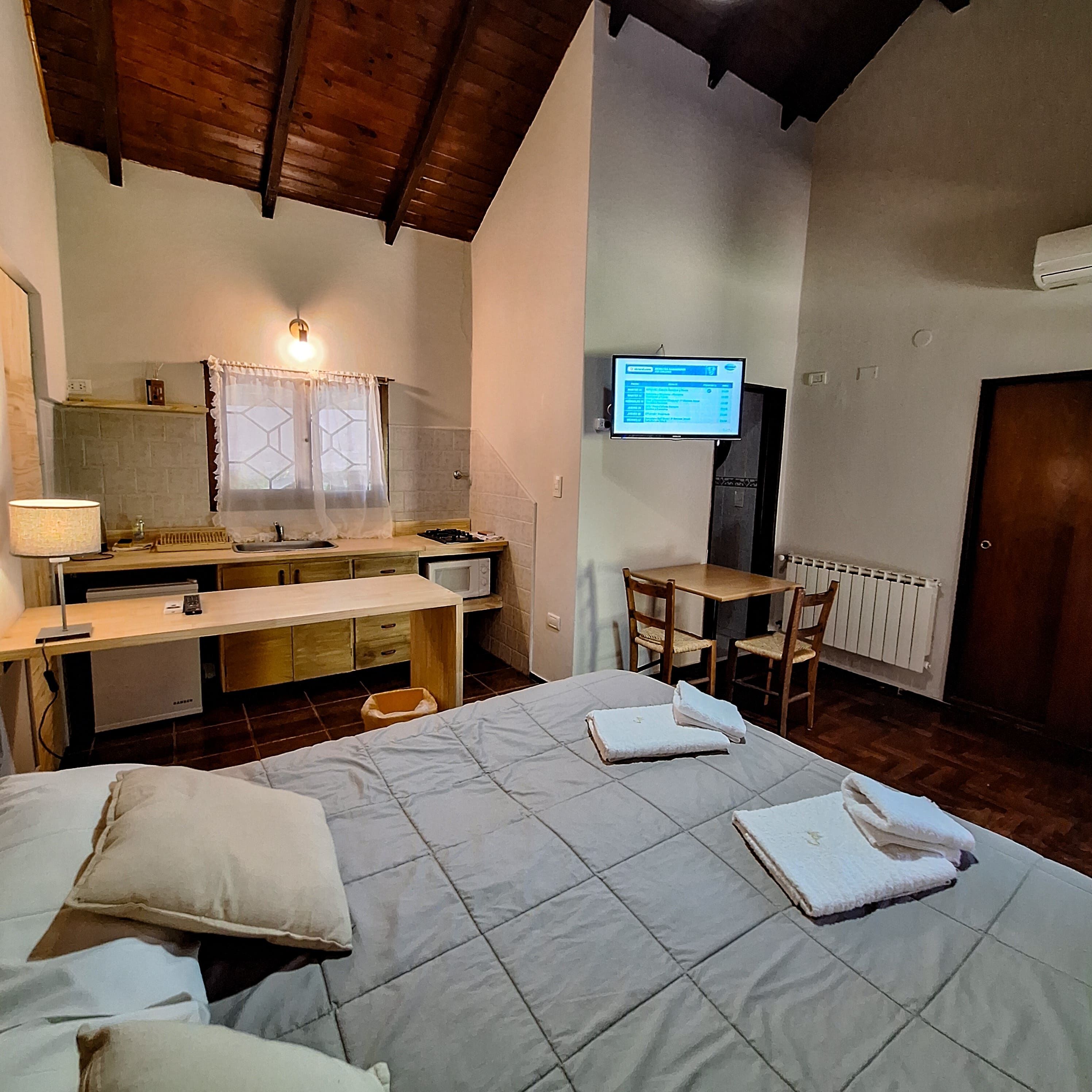 Comfort studio, uitzicht op tuin | Een kluis op de kamer, verduisterende gordijnen, gratis wifi