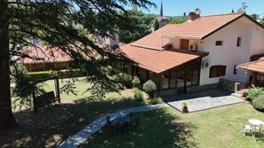 In-room safe, blackout drapes, free WiFi - Hostal La Merced (Villa General Belgrano)