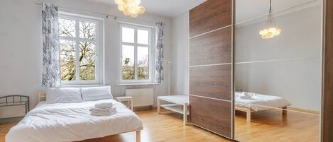 مكواة/لوح كي وواي فاي وملاءات أسرّة