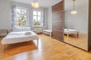 1 bedroom, iron/ironing board, WiFi, bed sheets - Raciborska Urban Apartment (Katowice)