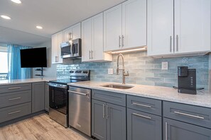 Fridge, microwave, oven, stovetop - Fountainhead-Oceanfront Retreat w/ Expansive Private Balcony (Ocean City)