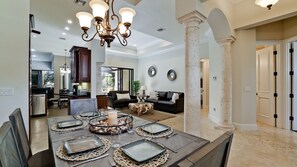 Interior - Luxury Golf Course Home - Pool + Spa - 3 En Suites - 4 Bed/4 Bath - Close to SRQ (Sarasota)