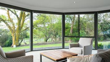 Maison, 6 chambres, non-fumeur, vue colline | Coin séjour