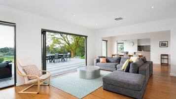 Ferienhaus, 6Â Schlafzimmer, Nichtraucher, HĂŒgelblick | Wohnbereich