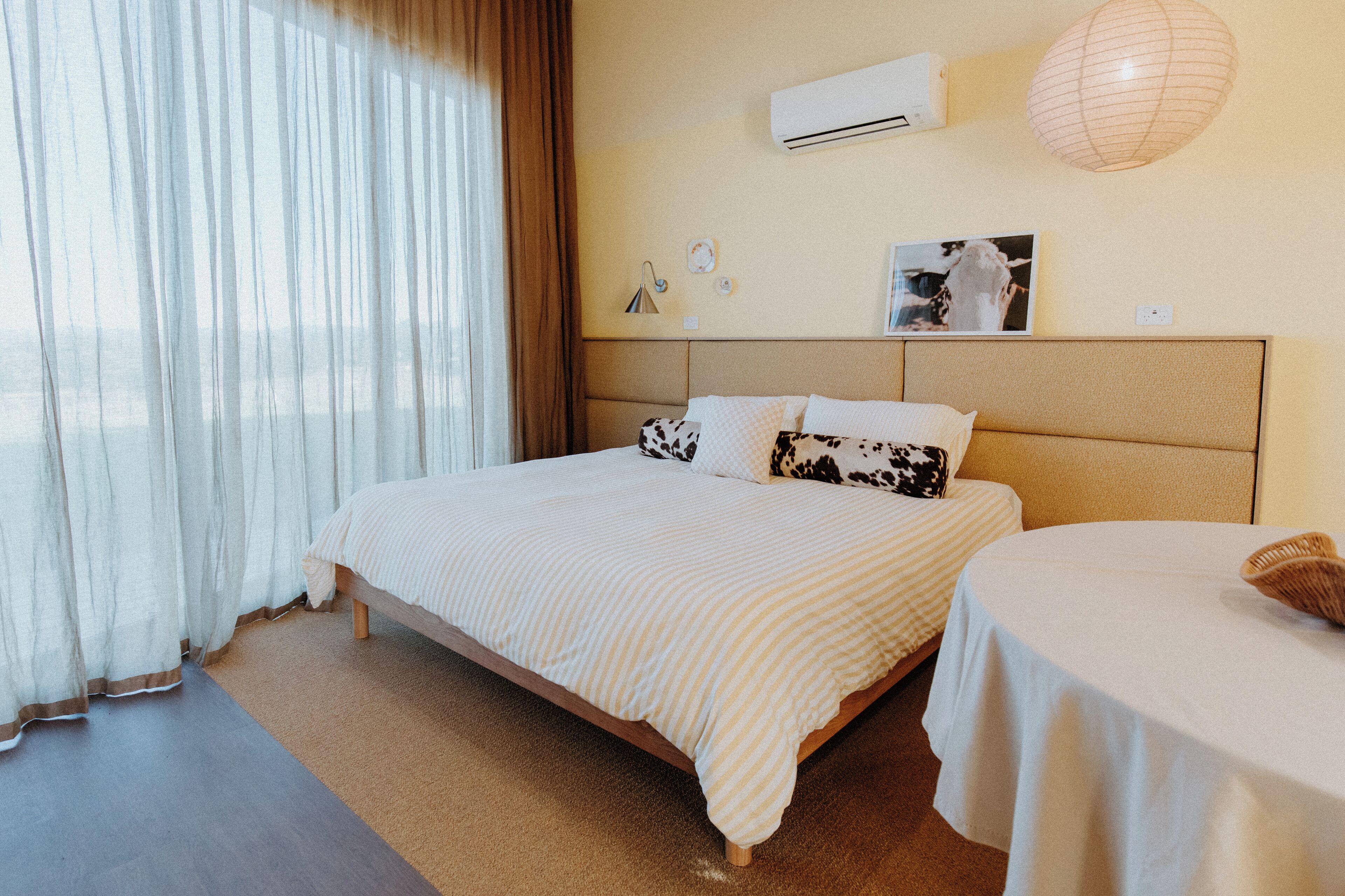 Studio, 1 King-Bett, Kochnische, Hügelblick | Kostenloses WLAN