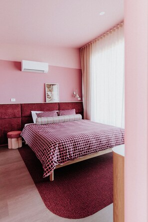 Deluxe Suite, Hill View, Two Bed - Plum