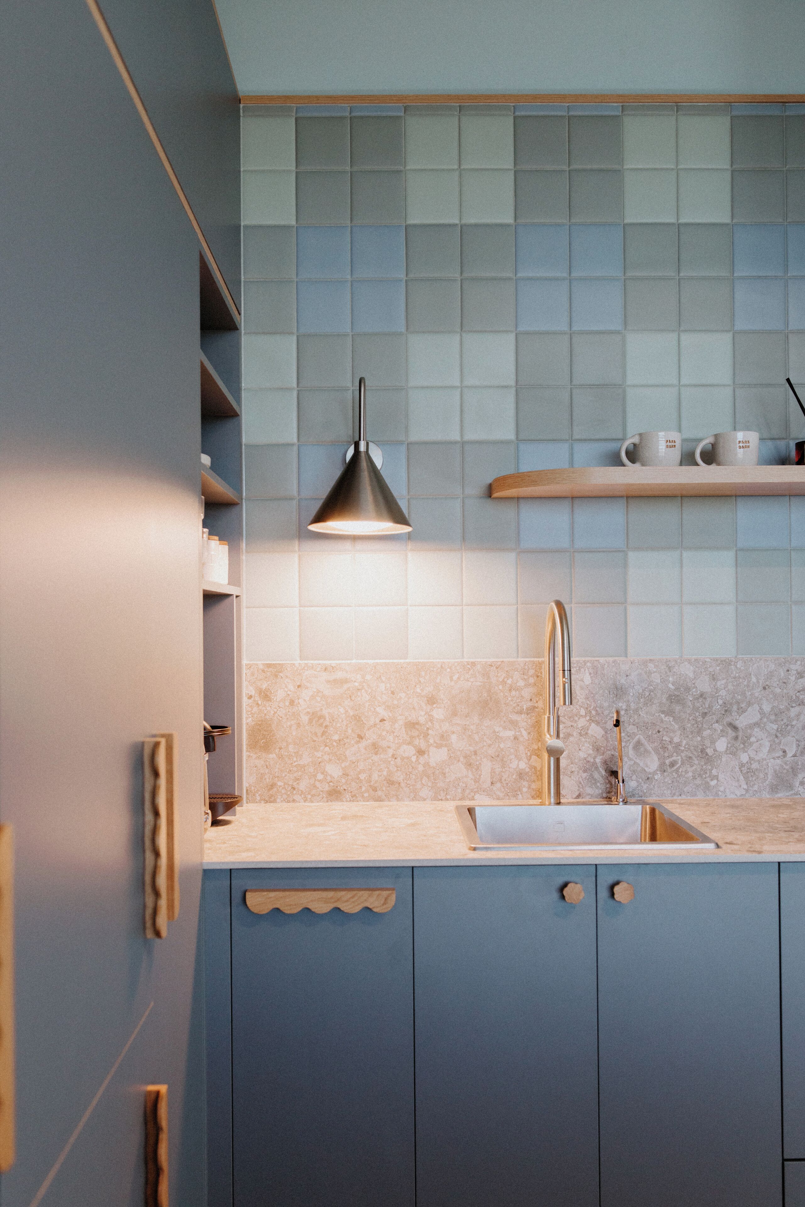 Studio, 1 kingsize bed, kitchenette, uitzicht op heuvels | Privékeuken | Een koelkast/vriezer, een magnetron, een oven, een kookplaat