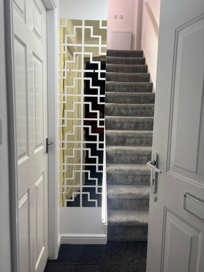 Interior - Ellas Stays
3 Bedroom Detached house in Farnworth Bolton, Greater Manchester. (Farnworth)