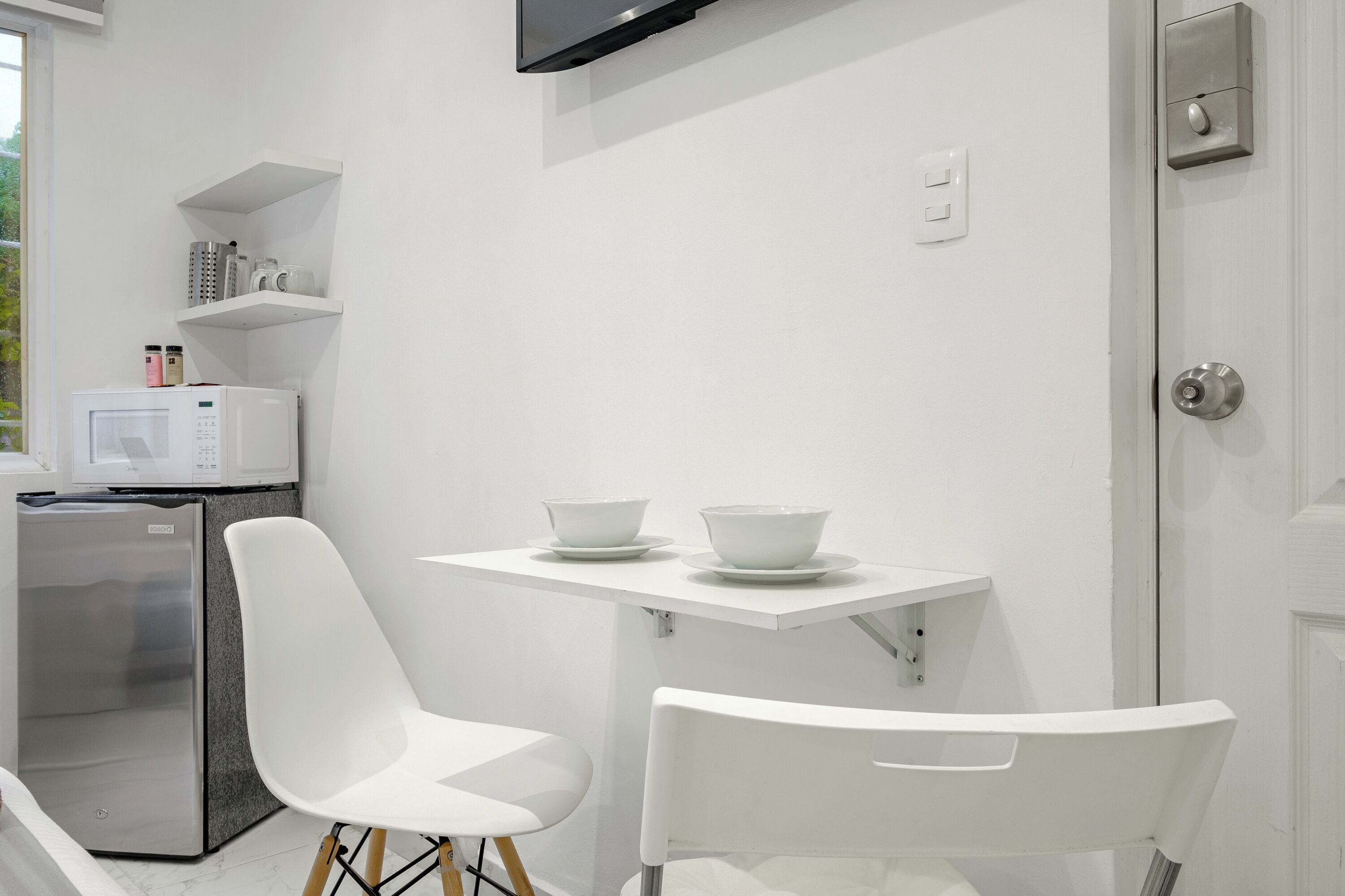 Comfort Studio | In-room safe, blackout drapes, iron/ironing board, free WiFi