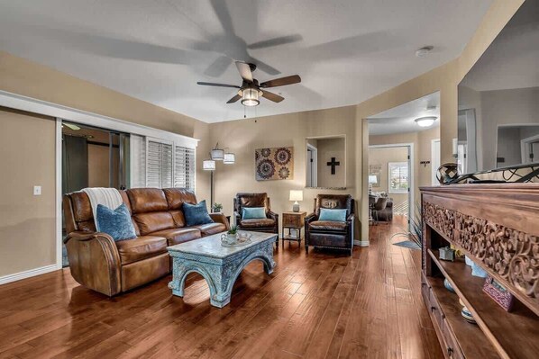 TV, offices - Private pool oasis near TPC Scottsdale (Scottsdale)