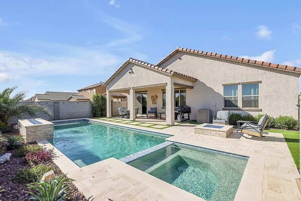 Pool - Exclusive 4BR- Pool, Spa, EV Charger (Surprise)