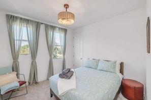 4 bedrooms, iron/ironing board, WiFi, bed sheets - Exclusive 4BR- Pool, Spa, EV Charger (Surprise)