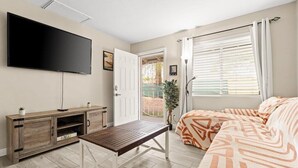 2 bedrooms, iron/ironing board, travel crib, WiFi - Exclusive BBQ oasis, mins to Papago Park (Phoenix)