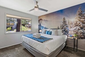 Strykejern/-brett, reiseseng for barn, wi-fi og sengetøy