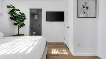 2 Schlafzimmer, BĂŒgeleisen/BĂŒgelbrett, Reisekinderbett, WLAN