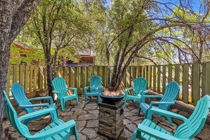 Terrace/patio - 5BR Flagstaff retreat with private hot tub (Flagstaff)