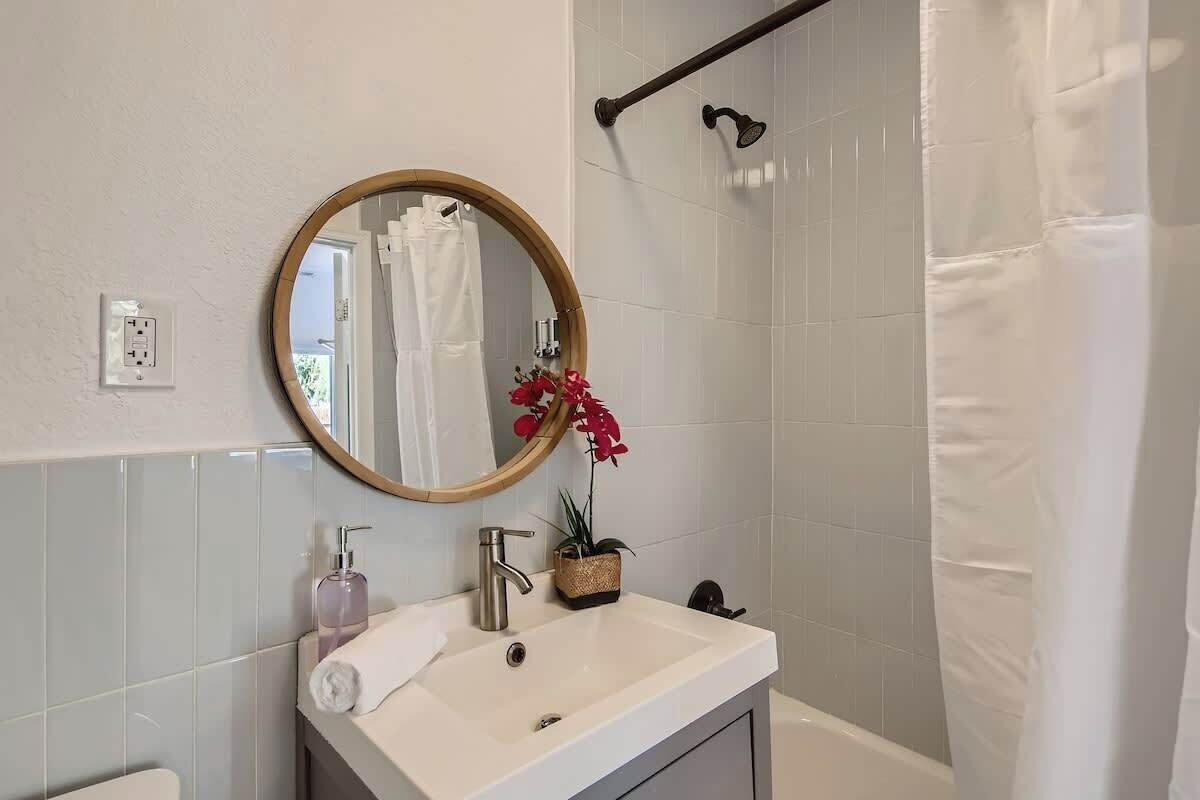 Douche, serviettes fournies