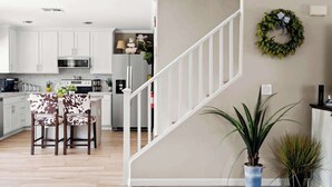 Private kitchen - Exclusive 4BR retreat: pool & spa (Gold Canyon)