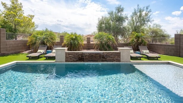 Pool - Exclusive 4BR retreat: pool & spa (Gold Canyon)