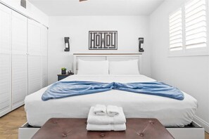 3 Schlafzimmer, Schreibtisch, Bügeleisen/Bügelbrett, Reisekinderbett