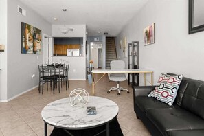 TV - Exclusive lakefront condo | Pool & trails (Tempe)