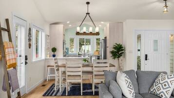 Fernseher, Kamin, Arbeitsbereiche