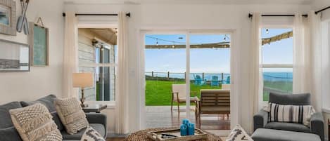 Televisor, llar de foc i oficines