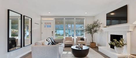 TV, fireplace, offices