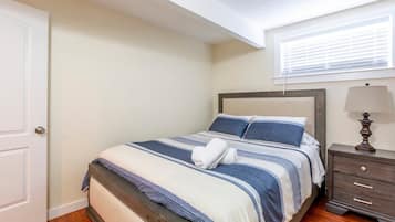 2 habitaciones, tabla de planchar con plancha, wifi y ropa de cama
