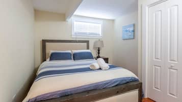 2 habitaciones, tabla de planchar con plancha, wifi y ropa de cama