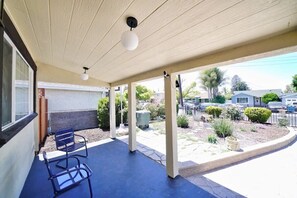 Terrace/patio - Marbella Lane - Vibrant 4BR RWC Ldry (Redwood City)