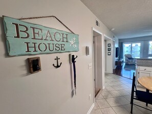 Interior - π£ Come get your toes in the sand. Lets make a splash! .ππ³π¬ (Gulf Shores)