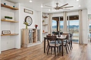 Dining - Bryce View Retreat | 30min to Bryce Canyon | Mtn Views (Panguitch)