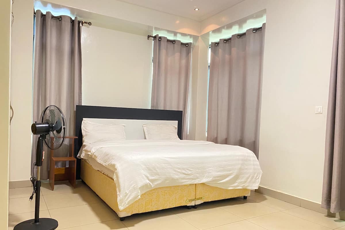 In-room safe, desk, blackout drapes, soundproofing