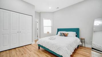 2 bedrooms, iron/ironing board, WiFi