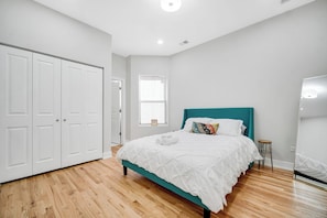 2 室のベッドルーム、アイロン / アイロン台、WiFi