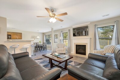 Spacious 5-bedroom house in tranquil Charlotte with AC