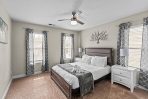 5 Schlafzimmer, Bügeleisen/Bügelbrett, kostenloses WLAN, Bettwäsche